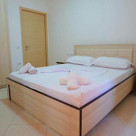 Almare Apartments Vlorë エクステリア 写真