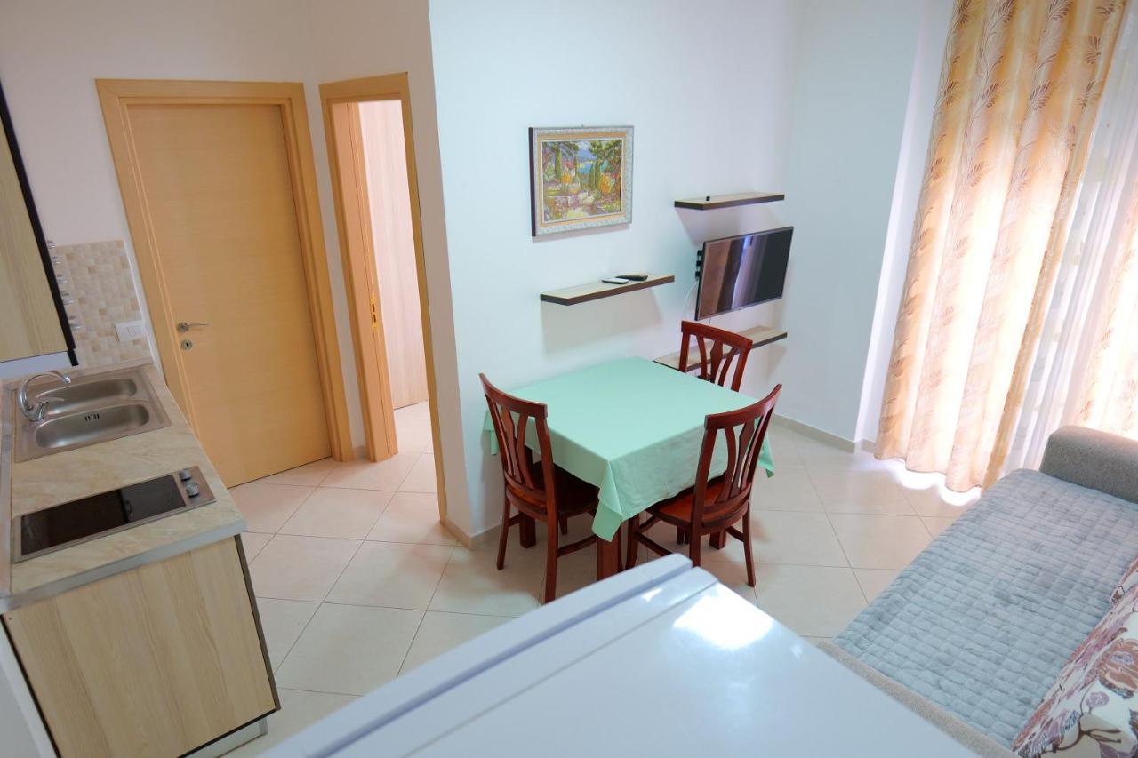 Almare Apartments Vlorë エクステリア 写真