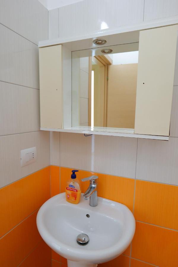 Almare Apartments Vlorë エクステリア 写真