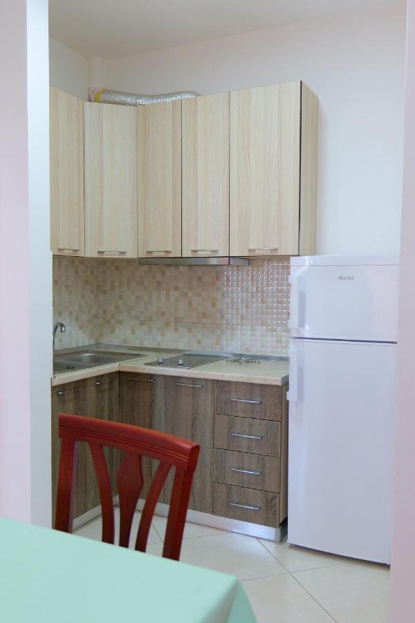 Almare Apartments Vlorë エクステリア 写真